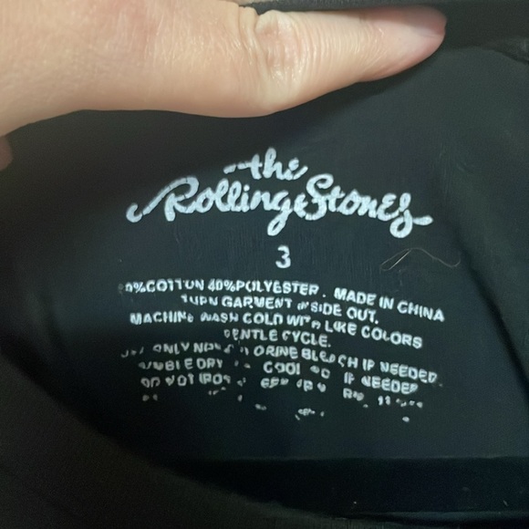 The Rolling Stones size 3 Black T-Shirt with Red Lips and Cheetah Print Tongue - Picture 2 of 5